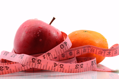 Instituciones de salud, instan a sus pacientes a mantener una dieta rica en frutas y proteínas, reemplazando alimentos compuestos en grasas trans o saturada.