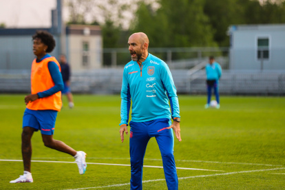 El estratega español Félix Sánchez tendrá en septiembre su primer gran examen con la Tricolor, en el arranque de las eliminatorias ante Argentina y Uruguay.