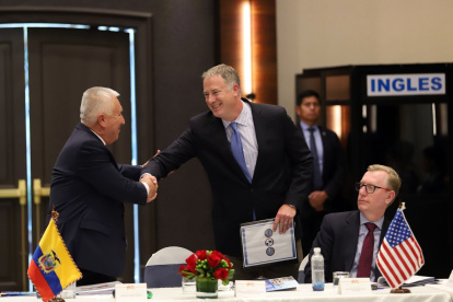 Cita. El ministro de Defensa Luis Lara dio la bienvenida a los asistentes a la reuión.