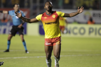 El lateral derecho salió de Aucas por problemas con el cuerpo técnico.