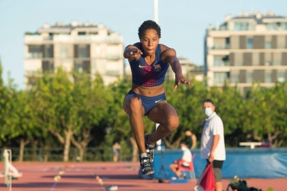La venezolana Yulimar Rojas va por su primer oro aquí.