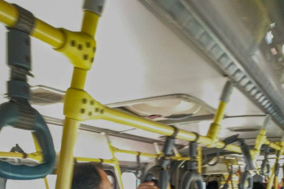 Redes. Se dijo que el alcalde viajó solo y generó dudas por la tranquilidad de la gente ante su presencia