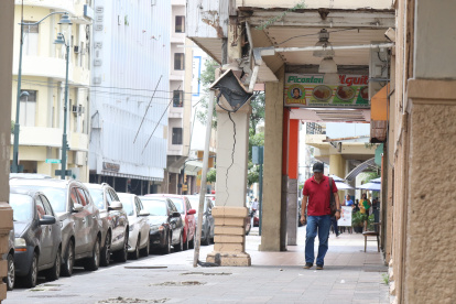 El inmueble en peligro está ubicado en Escobedo y 9 de Octubre.