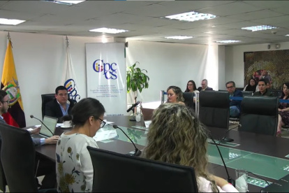 Solo Alembert Vera, Augusto Verduga y Johanna Verdezoto asistieron a la audiencia.