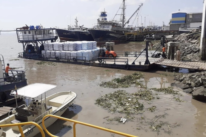 Carga. Los delincuentes roban la carga de la empresa Naturisa S. A.