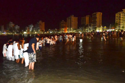 Tradición. Miles cumplieron, el 23 de junio de 2022, el baño de fe.