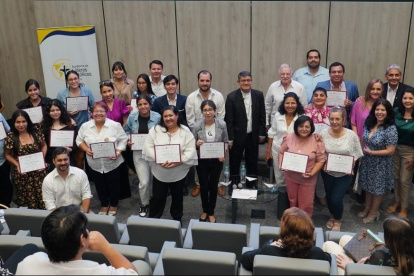 Guayaquil. Aparece el primer grupo de graduados de la Escuela de Líderes Católicos