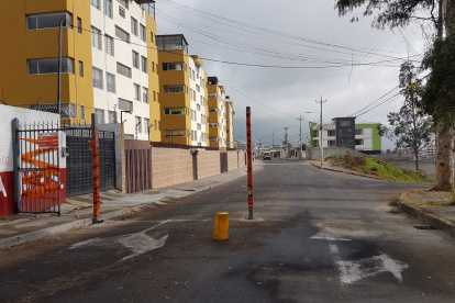 Carcelén. Los vecinos fueron sancionados por intentar cerrar la calle.