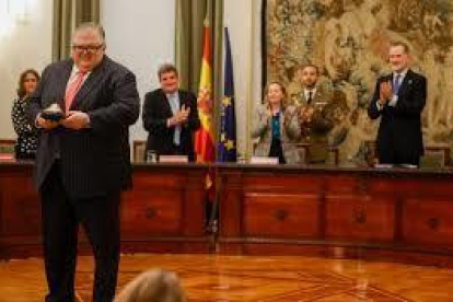 Ejecutivo.- El director general del BPI, el mexicano Agustín Carstens.