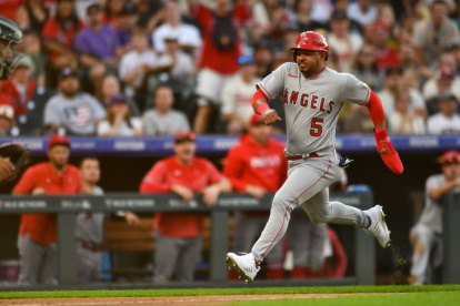 Eduardo Escobar es el  primero en anotar cuatro carreras.