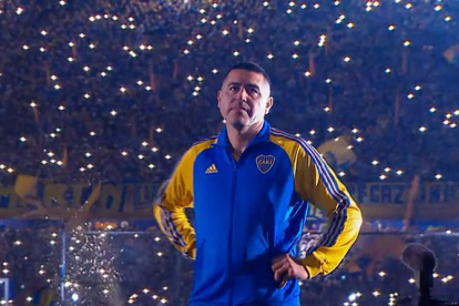 Riquelme fue ovacionado por más de 50 mil hinchas que se dieron cita en La Bombonera.