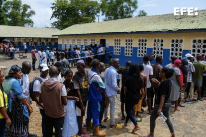 Sierra Leona celebra hoy sus quintas elecciones generales desde el final de su cruenta guerra civil.