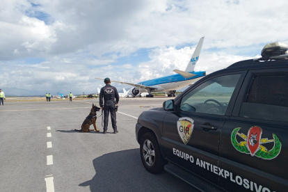 Alerta de bomba en aeropuerto de Quito por vuelo proveniente de Ámsterdam.