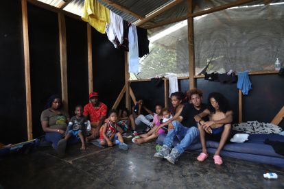 Varias familias de ecuatorianos atravesaron el "infierno del Darién"