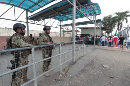 Custodia. El ingreso a la cárcel de mujeres en la ciudad de Guayaquil.