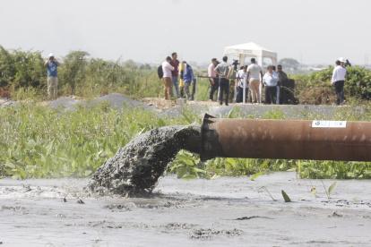 Depósito. Las tuberías arrojan mayormente agua con sedimentos.