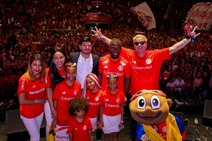 Enner Valencia contó con la presencia de su esposa Sharon Escobar y de sus hijos en su primer día como jugador del Inter de Porto Alegre.