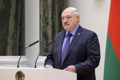 El presentación de las correas de los hombros del general a los oficiales más altos del ejército de Bielorrusia en Minsk.