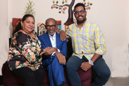 Lucho con su esposa Mary Claire y su hijo Luis Alberto.