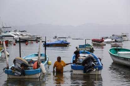 El centro de Adrian, que se formó el martes como tormenta tropical, se localizó a 575 kilómetros al suroeste de Manzanillo,