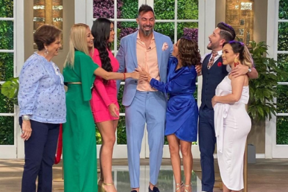 Esteban Dreer (c) recibió la acogida de Wendy Rosillo, Michela Pincay, Jasú, Silvana Torres, Daniel Merlo, Mariaca y Jorge Heredia.