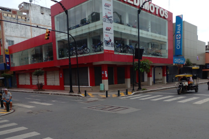 Desolado. El centro del cantón lució prácticamente vacío ante la decisión de muchos locales de no abrir sus puertas.
