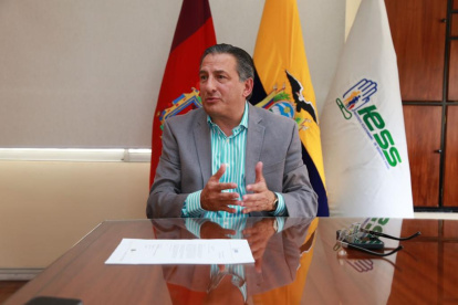 Salud. Diego Salgado, director general del IESS, dice que dará seguimiento a las denuncias sobre el hospital básico de Durán.