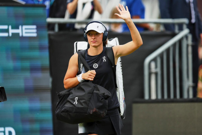 El estado de la tenista polaca preocupa de cara a su debut en Wimbledon.