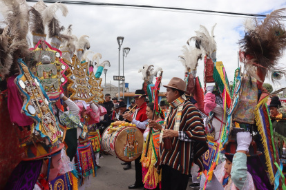 Herencia. Vestir al personaje se hereda a quienes siguen el legado de sus padres.