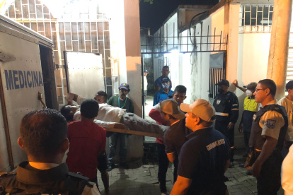 Diligencias. Los cinco cuerpos fueron llevados a la morgue de Babahoyo para los trámites respectivos.