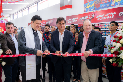 Inauguración.- El sector de Llano Grande en Quito cuenta con su primer supermercado.