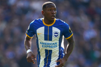 Pervis tuvo una destacada participación con el Brighton la temporada pasada.