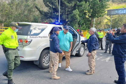 Momento en que "Gordo Luis" llega a Ecuador en condición de deportado
