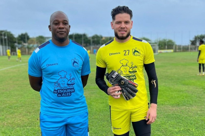 Brian Heras recibido por Delfín Sc.