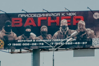 Cartel.- Una valla publicitaria.