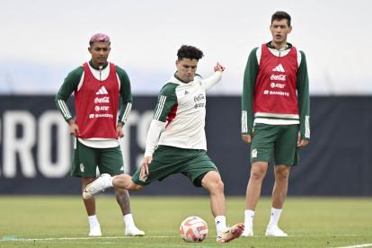 La selección azteca completó su último entrenamiento antes de viajar a Dallas.