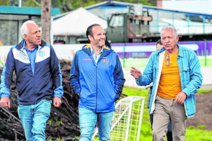 Como parte de su agenda, el titular de la FEF (c) habló sobre el momento actual de la Tri desde Ambato, luego de una visita a un centro de alto rendimiento.