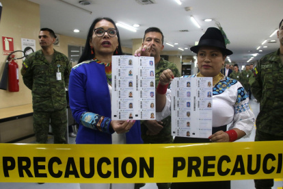 La presidenta del CNE, Diana Atamaint, informó que con lo recibido por parte de Finanzas pudo empezar la impresión de papeletas.