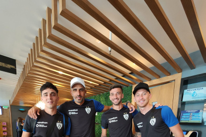 Una foto grupal antes de partir hacia Europa.