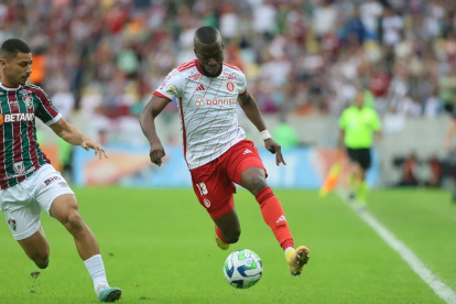 Valencia debutó en el brasileirao.