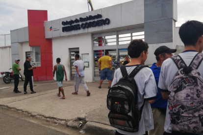 En un colegio del suburbio de Guayaquil hubo alarma por una supuesta amenaza de bomba.