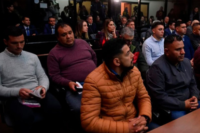 Algunos de los policías sentenciados por odio racial en Argentina.