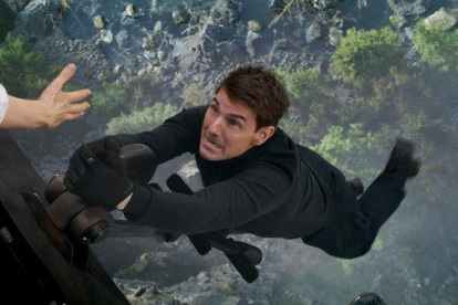 La cinta está llena de escenas que cortan la respiración.