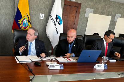 Las autoridades de Petroecuador en un conversatorio con medios de comunicación este 12 de julio de 2023.