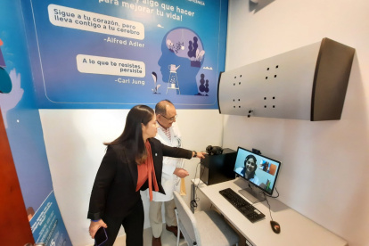 os estudiantes pueden realizar sus consultas de lunes a viernes de 08h00 a 15h00, de manera privada y confidencial con el psicólogo.