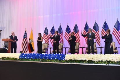 En Quito, embajador Michael J. Fitzpatrick fue anfitrión del presidente Guillermo Lasso, el canciller Gustavo Manrique, además de otras autoridades del Gobierno ecuatoriano, miembros de las Fuerzas Armadas, Fuerzas Policiales, cuerpo diplomático, representantes de la sociedad civil, el sector privado y ONG.