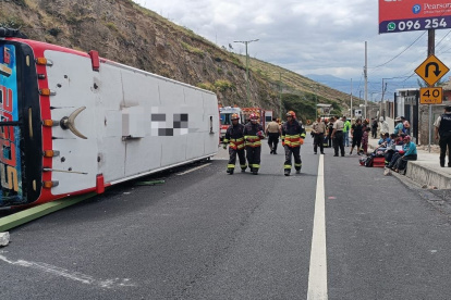 Percance. Antes del peaje de Oyacoto, en sentido a Quito, se produjo un siniestro de tránsito que dejó personas heridas.