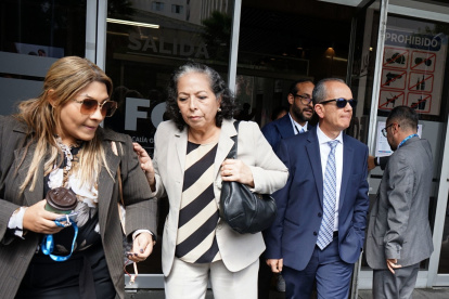 Versión. Patricia Ochoa, viuda de Gabela, estuvo presente en la comparecencia del perito argentino en la Fiscalía.