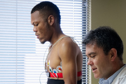 El volante Jefferson Valverde durante los chequeos médicos con los albos.