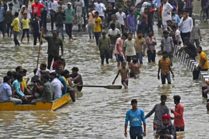 Esta semana el agua superó su marca de peligro inundando instalaciones clave de la ciudad